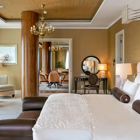 Grand River Park, A Luxury Collection Hotel, מלון 5*
